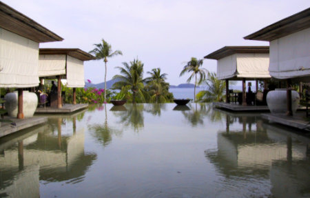 Phuket Rawai beach Eveson hotel