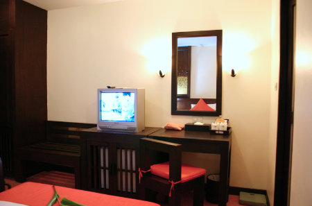 Phuket Karon beach Phulin resort hotel