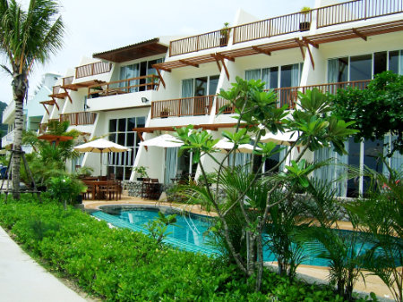 Phuket Kamala Beach aew restaurant
