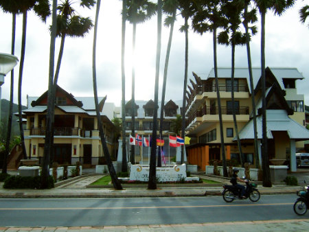 Phuket Karon Beach Woraburi resort hotel