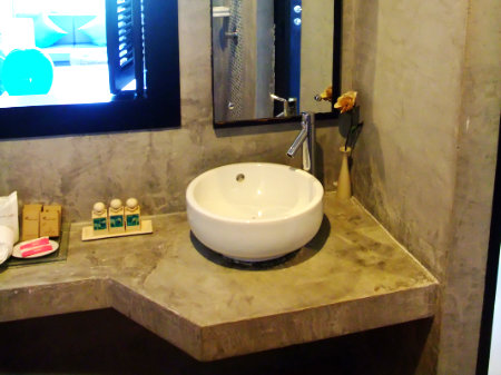 Phuket Surin beach Benyada lodge