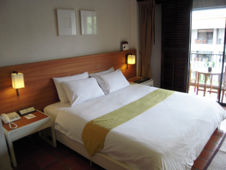 Phuket Patong beach banthai resort hotel