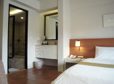 Phuket Patong beach banthai resort hotel