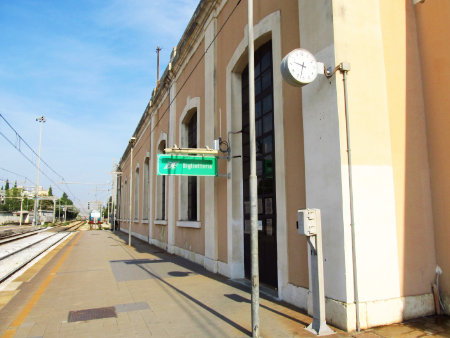 Italia Lecce station