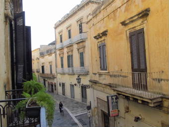 b`F@PALAZZO ROLLO