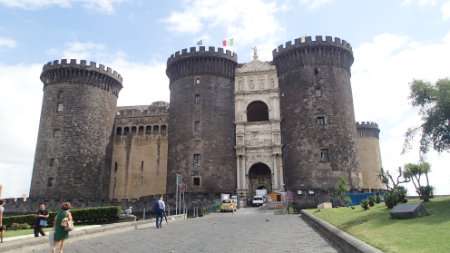 Italia napoli castel nuovo