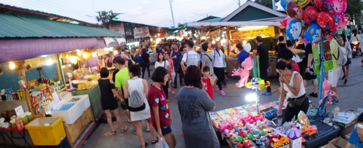 Phuket Chalong Weekend night market