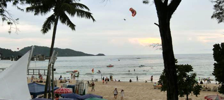 Phuket Patong safari beach hotel