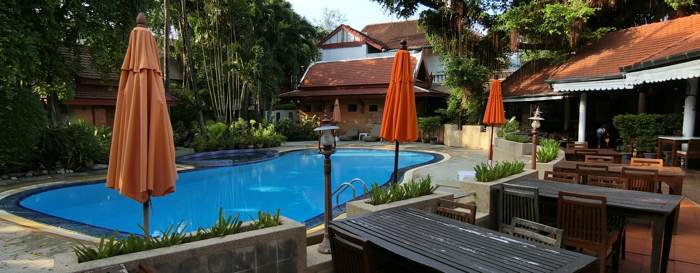 Phuket Patong safari beach hotel