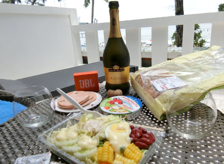 Phuket Patong safari beach hotel